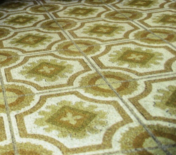 removing-rust-stains-from-a-linoleum-flooring-thriftyfun