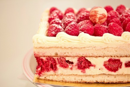 Raspberry Cream Cake