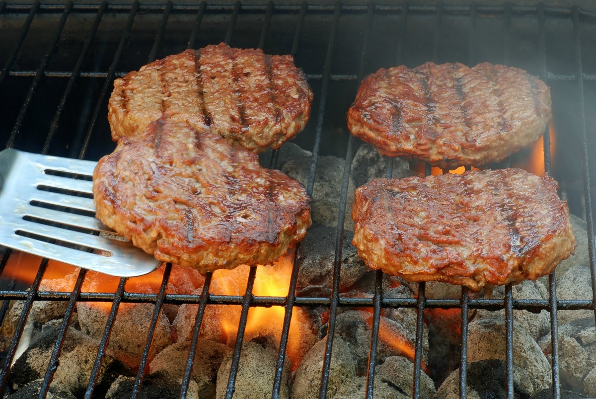 grilling-hamburgers-thriftyfun