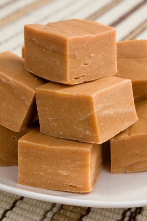 Peanut butter fudge made with cake frosting and peanut butter.