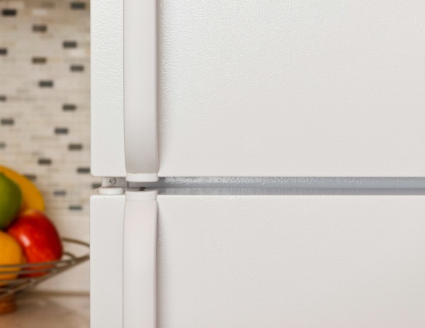 fixing-a-refrigerator-door-handle-thriftyfun