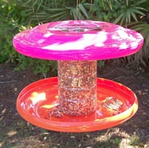 frisbee bird feeder