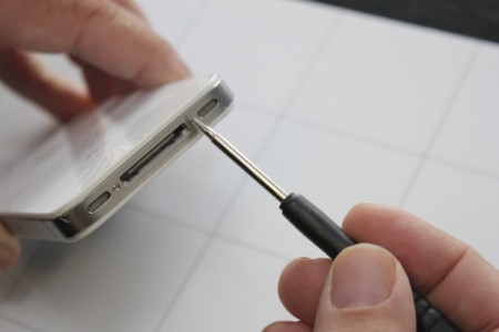 Fixing iPhone 4 Broken Back Glass