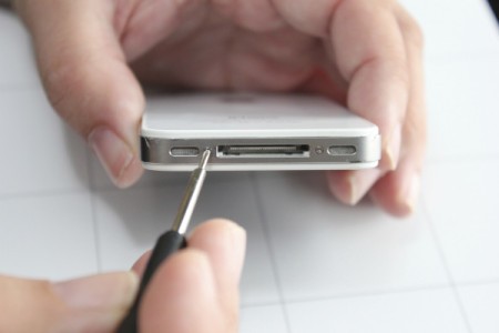 Fixing iPhone 4 Broken Back Glass