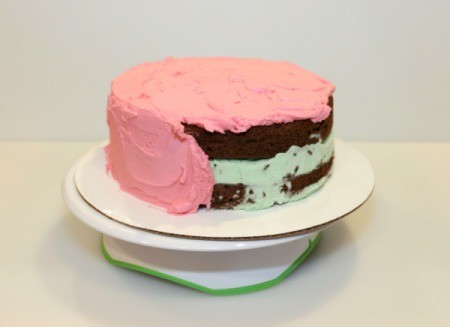 Mint Chocolate Chip Ice Cream Cake - frost cake 1