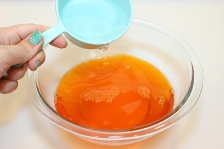 adding cold water to jello