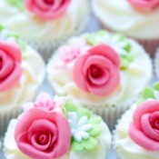 Beautiful wedding cupcakes with flowers.