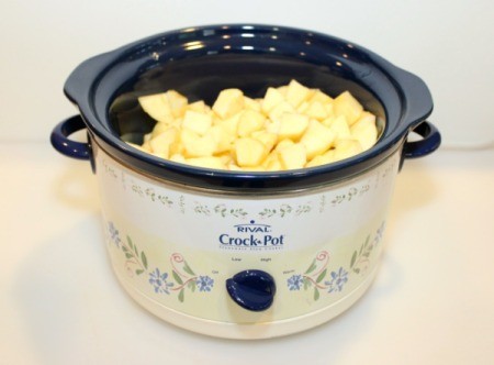 put apples in crockpot