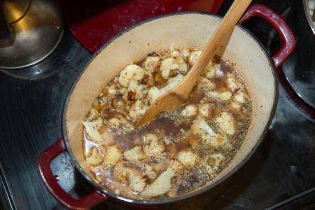 Roasted Garlic and Cauliflower Soup