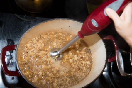 Roasted Garlic and Cauliflower Soup
