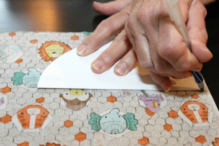 trace template on print fabric 1