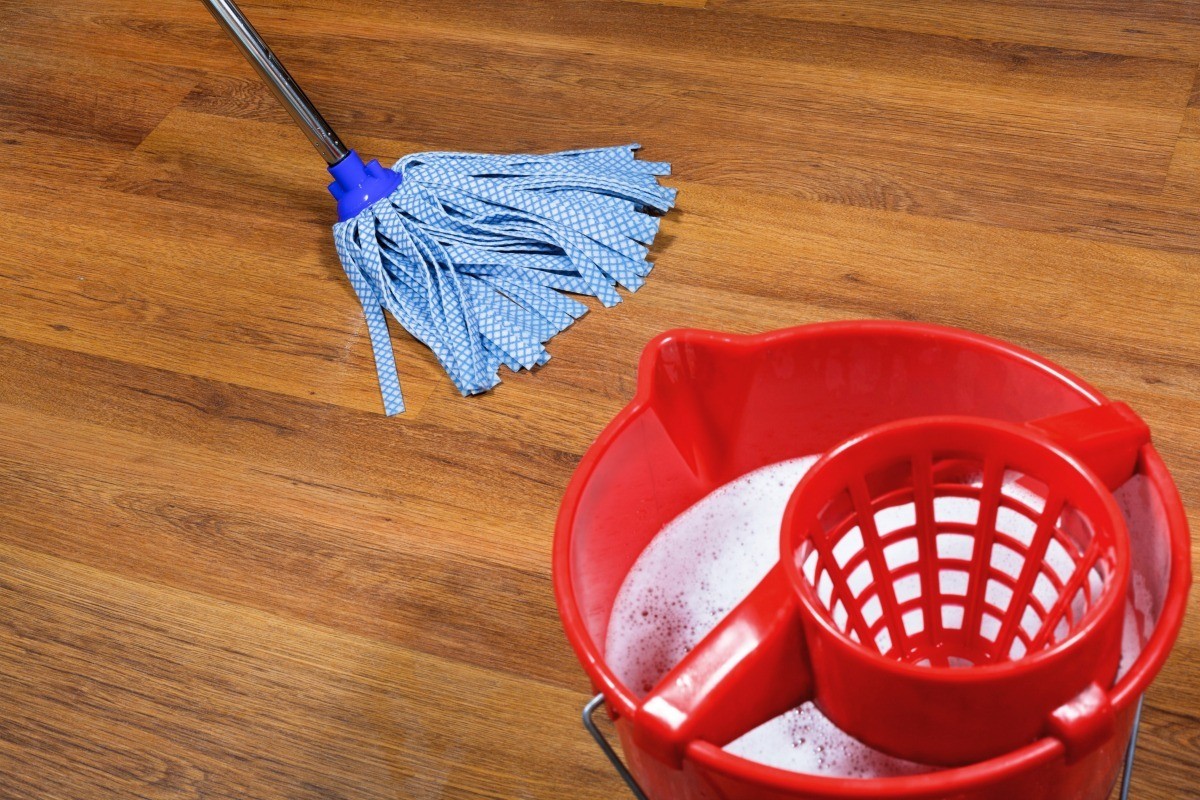 Making Laminate Floors Shine Thriftyfun, How To Clean Dull Laminate Floors