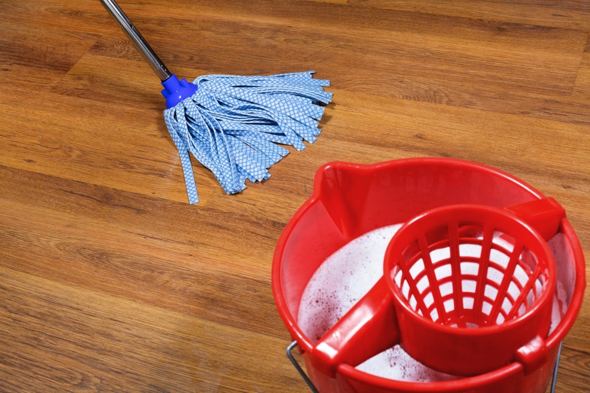 How to make floor shine without wax