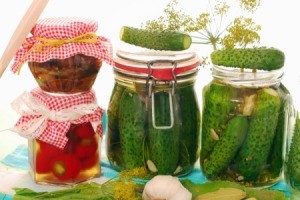 Fermenting Vegetables in Jars
