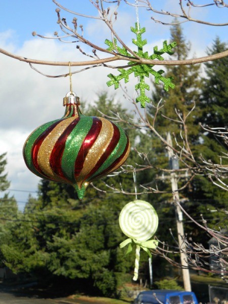 Other ornaments closeup.