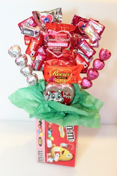 Making a Valentine's Day Candy Bouquet | ThriftyFun