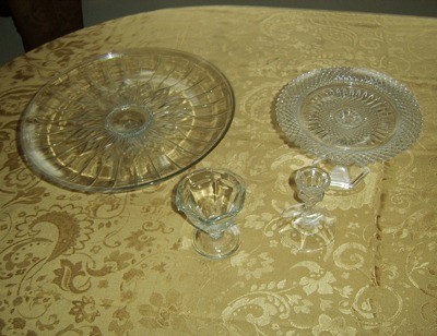 Plates and "pedestals".