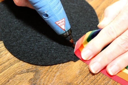 glue ribbons to pot 1