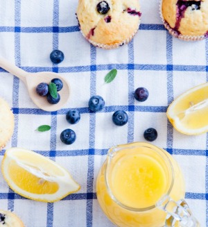 blueberry muffins with lemon sauce