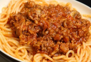 plate of spaghetti and meat sauce