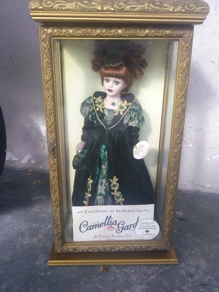 Camellia garden 16 store porcelain doll