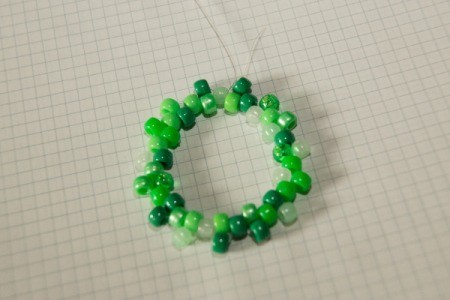 Beaded Minecraft Creeper Cuff - The first row of the bracelet