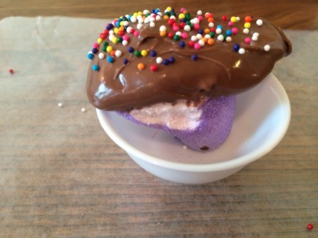 chick upside down in condiment cup