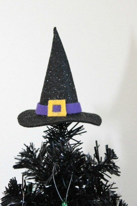 witch hat as tree topper 1