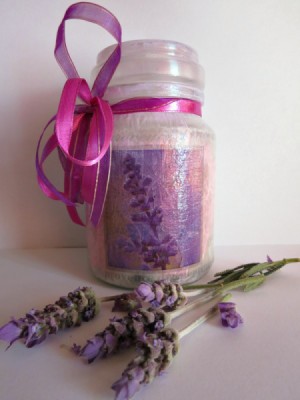 finished decorated jar with sprigs of lavender