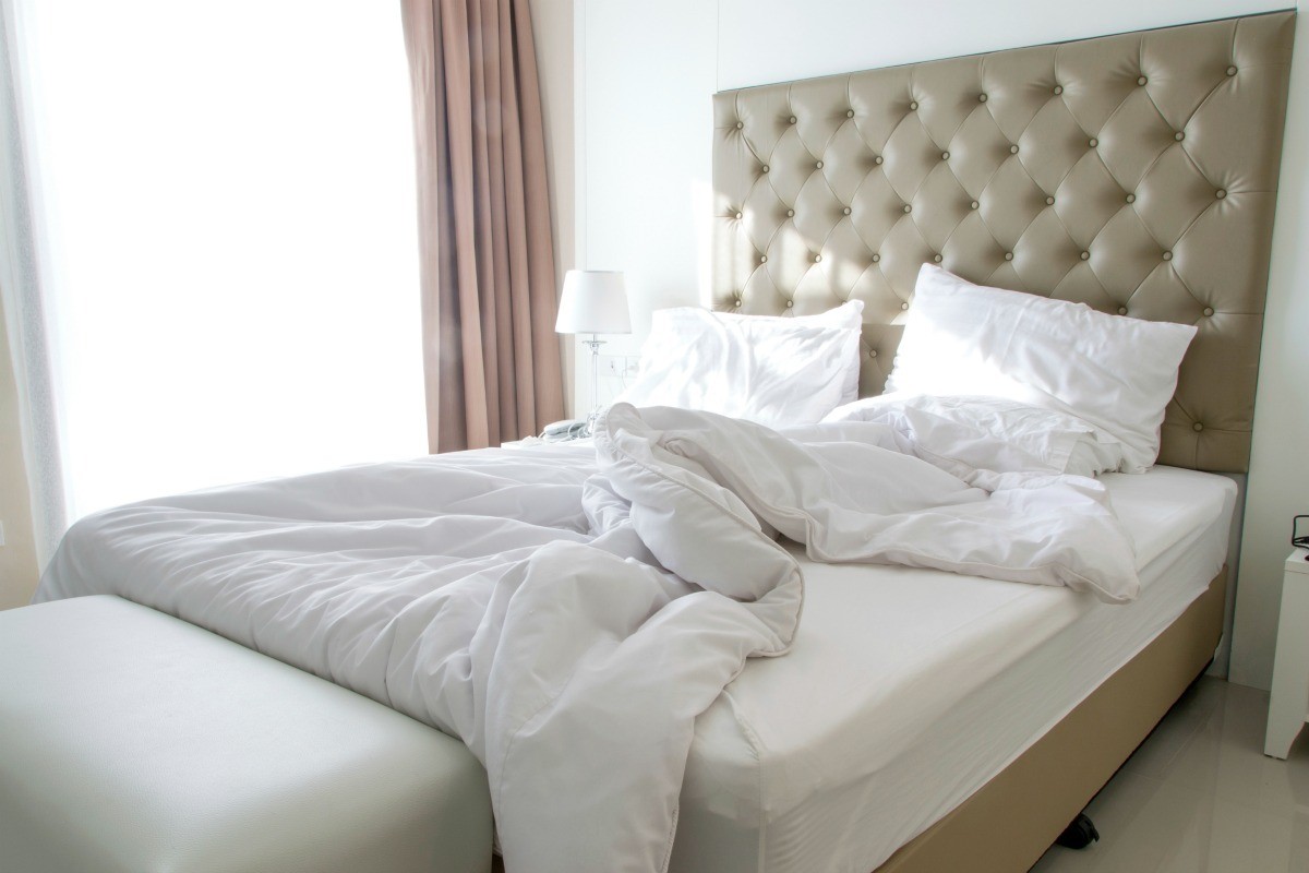 Keeping A Comforter On The Bed, How To Keep Duvet Covers From Slipping