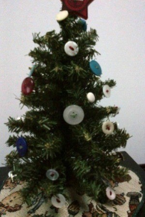 button decorated tree