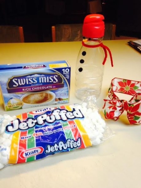 snowman container snowman, marshmallows, chocolate mix
