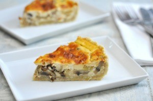 Vegetarian quiche with mushrooms.