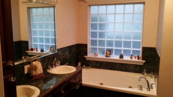 view of sink and tub