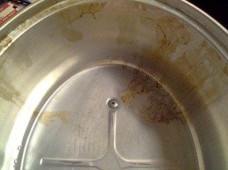 stains on exterior slow cooker pot