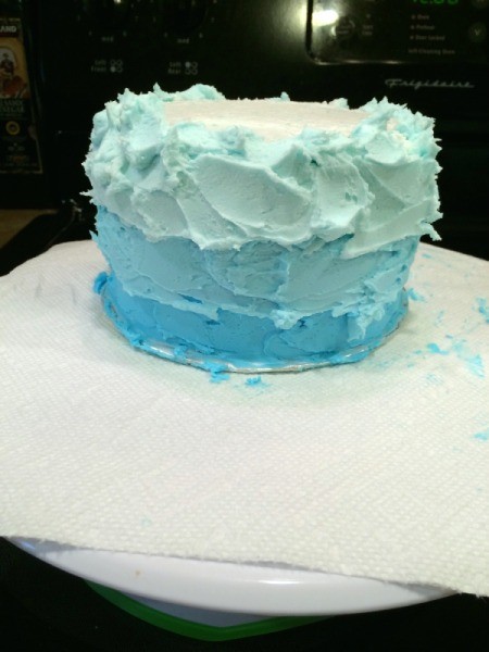 apply light blue icing