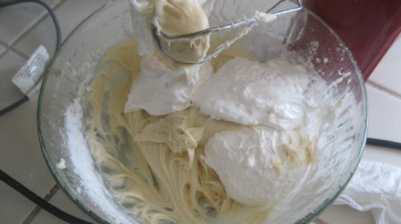 Marshmallow Cream Frosting