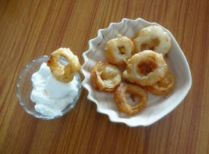 Beer Battered Onion Rings
 Recipe - Onion rings being served with mayo