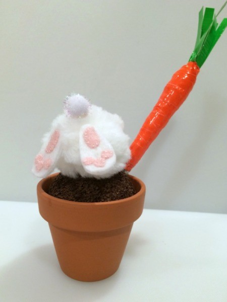 carrot pen in pen holder