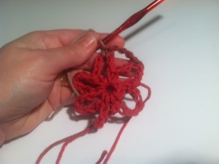 ch 4 sc in next chain loop