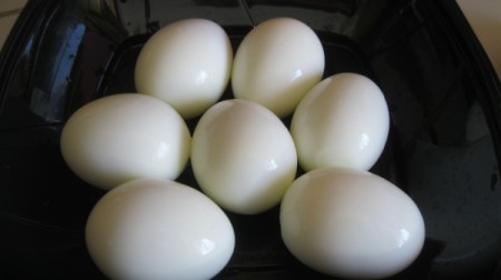 Peel Hard-boiled Eggs Quickly