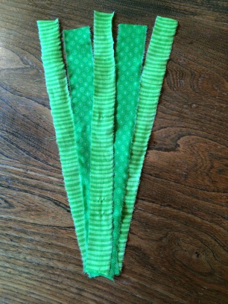 Mini Carrot Table Runner