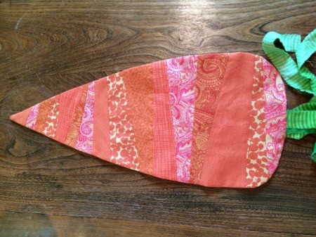 Mini Carrot Table Runner