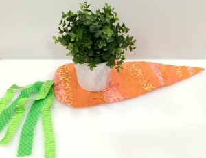 Mini Carrot Table Runner