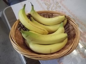 A bowl of separated bananas.