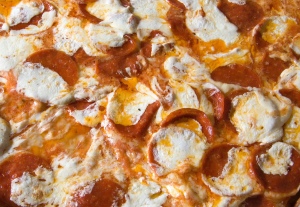 close up of pepperoni pizzaa