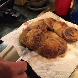 draining tomatoes on paper towel