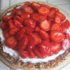 sliced strawberries on pie