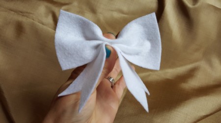 Making a Felt Store Bow