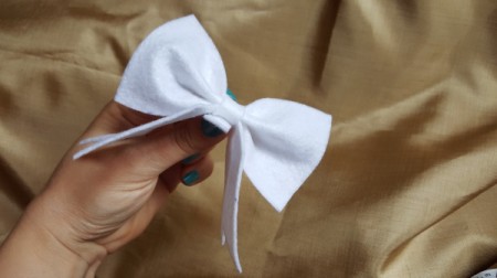 Making a Felt Store Bow